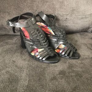 GEORGE NWOT Size 6 Black Strappy, Chunk Heal, Peep Toe Sandal